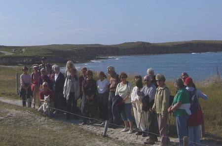 Groupe_rando_14_et_Dolmen.jpg Groupe_rando_14_et_Dolmen.jpg