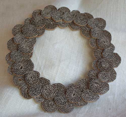 couronne_carton.jpg couronne_carton.jpg